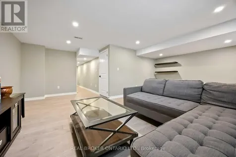 31 Gord Matthews Way Uxbridge ON L9P 0E9