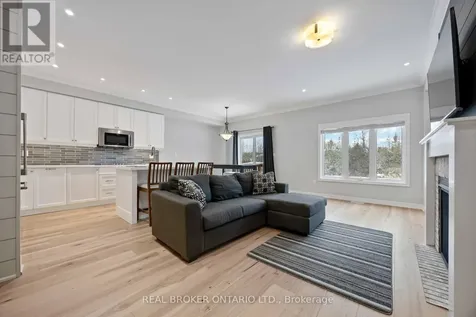 31 Gord Matthews Way Uxbridge ON L9P 0E9