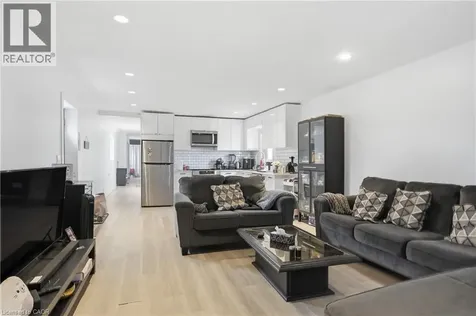 82 Queen Street North Hamilton ON L8R 2V4