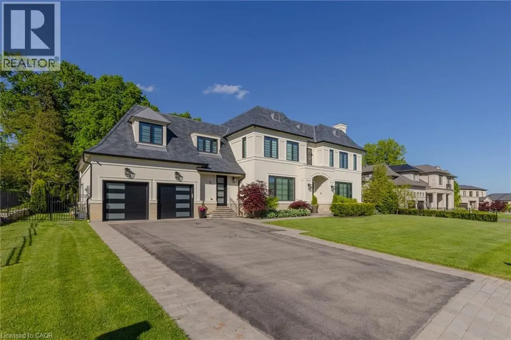 15 Lambert Common Oakville ON L6K 0H6