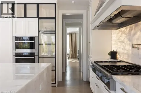 15 Lambert Common Oakville ON L6K 0H6