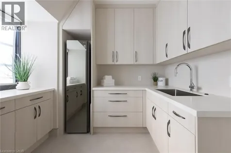 15 Lambert Common Oakville ON L6K 0H6