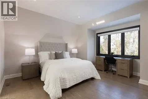 15 Lambert Common Oakville ON L6K 0H6
