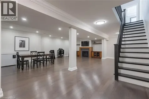 15 Lambert Common Oakville ON L6K 0H6