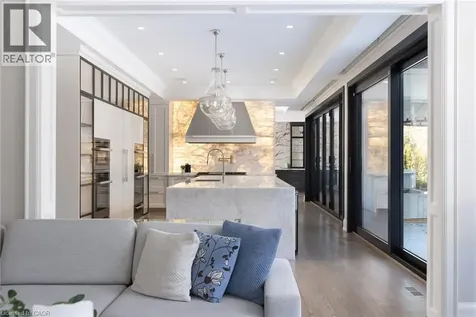 15 Lambert Common Oakville ON L6K 0H6