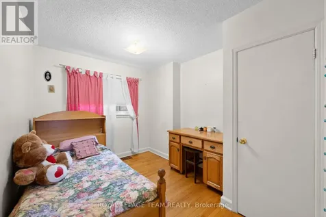 41 Capilano Drive Ottawa ON K2E 6G3