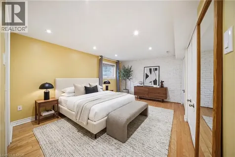 481 Anthony Drive Oakville ON L6J 2K6