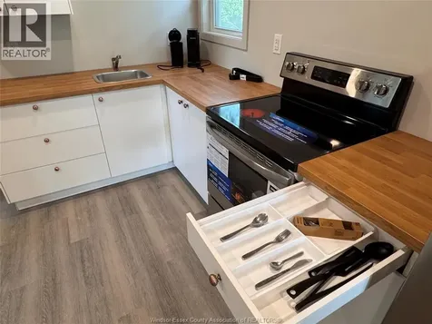 1654 Martindale Avenue Windsor ON N9B 1G6