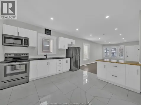1155 Moy Avenue Windsor ON N9A 2P4