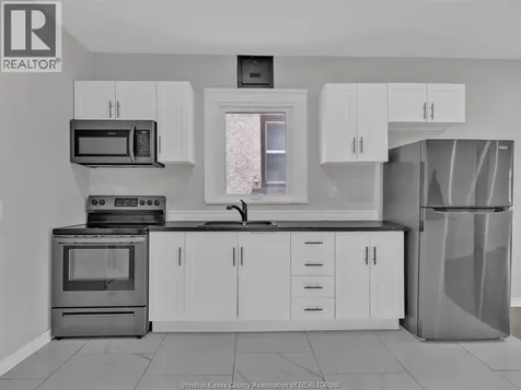 1155 Moy Avenue Windsor ON N9A 2P4