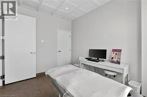 3075 Hospital Gate Oakville ON L6M 1M1