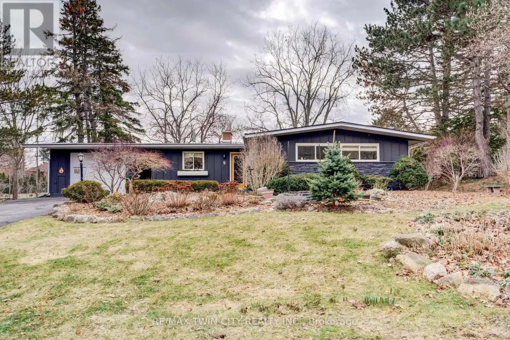 9 Summerhayes Crescent Brantford ON N3R 5H9