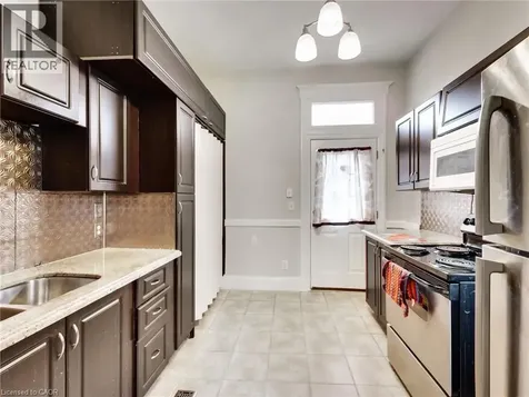 443 Wentworth Street North Hamilton ON L8L 5W6