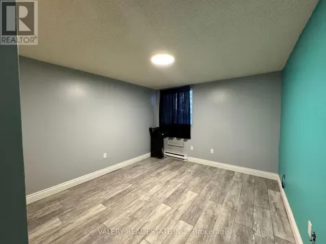 65 Highland Crescent Crescent Kitchener ON N2M 5M8