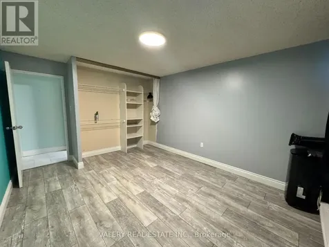 65 Highland Crescent Crescent Kitchener ON N2M 5M8