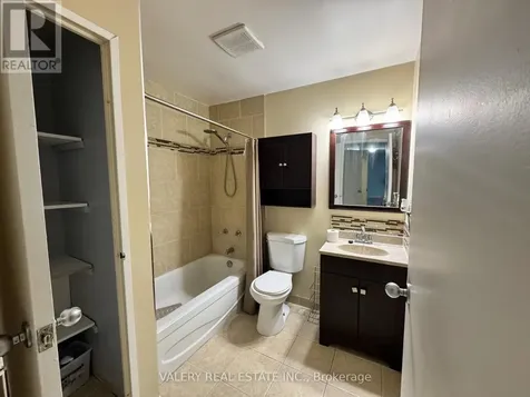 65 Highland Crescent Crescent Kitchener ON N2M 5M8