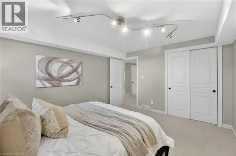 35 Scullers Way St. Catharines ON L2N 7S9