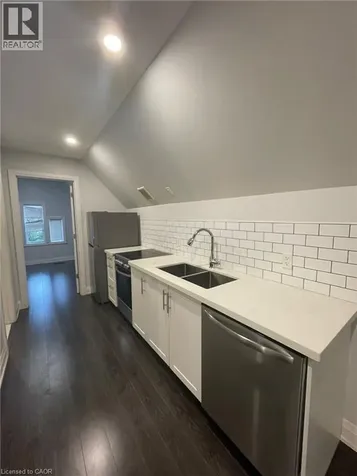 1 Madison Avenue Hamilton ON L8L 5Y2