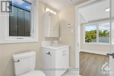 366 Winona Avenue Ottawa ON K1Z 5H7
