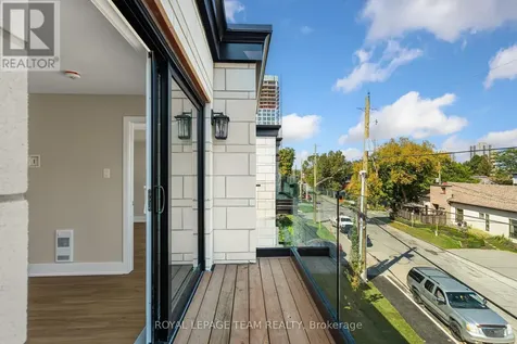 366 Winona Avenue Ottawa ON K1Z 5H7