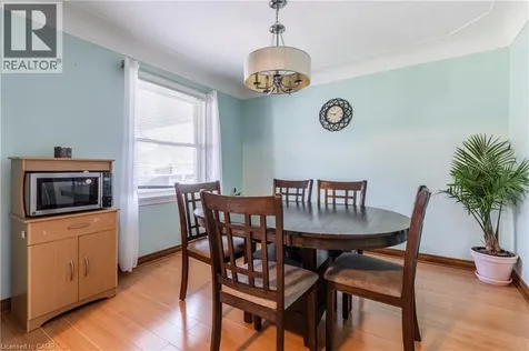 118 Julian Avenue Hamilton ON L8H 5R7