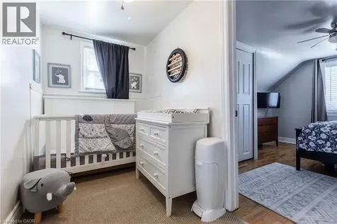 118 Julian Avenue Hamilton ON L8H 5R7