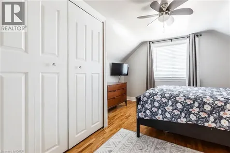118 Julian Avenue Hamilton ON L8H 5R7