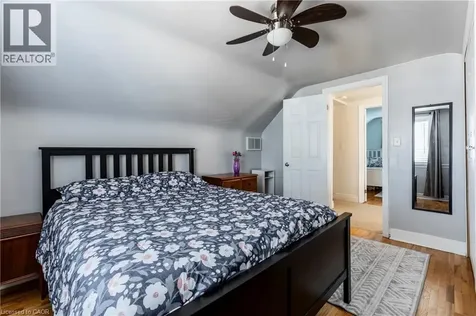 118 Julian Avenue Hamilton ON L8H 5R7