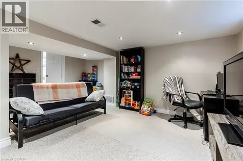 118 Julian Avenue Hamilton ON L8H 5R7