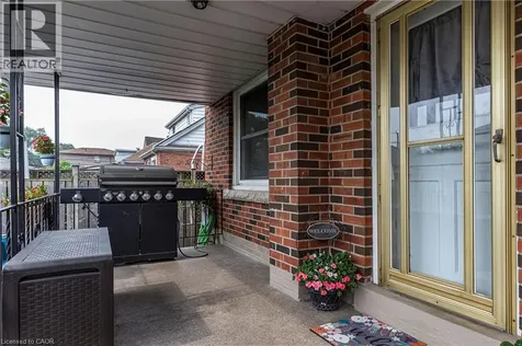118 Julian Avenue Hamilton ON L8H 5R7