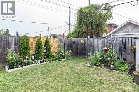 118 Julian Avenue Hamilton ON L8H 5R7
