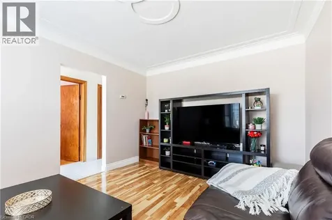 118 Julian Avenue Hamilton ON L8H 5R7