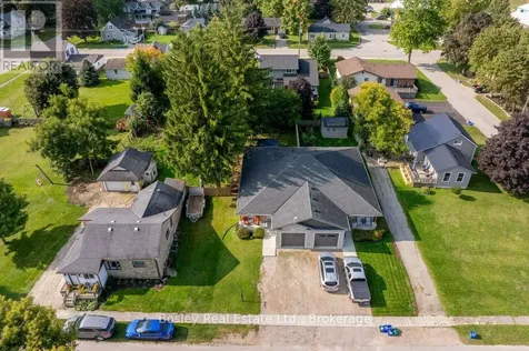 420 Victoria Street Minto ON N0G 2P0