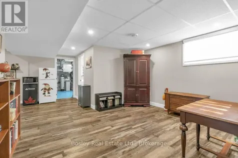 420 Victoria Street Minto ON N0G 2P0