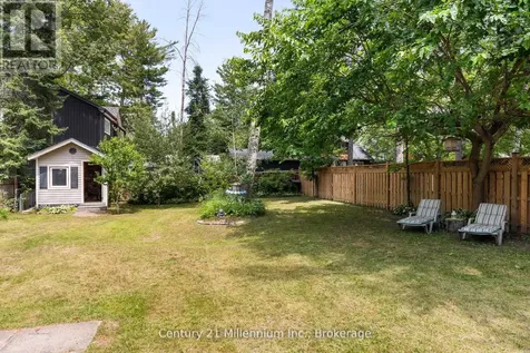 49 32nd Street North Wasaga Beach ON L9Z 2C4
