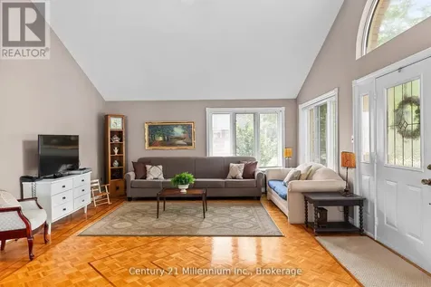 49 32nd Street North Wasaga Beach ON L9Z 2C4