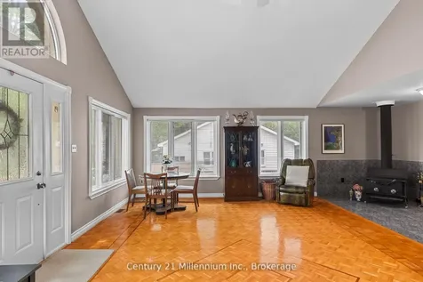 49 32nd Street North Wasaga Beach ON L9Z 2C4