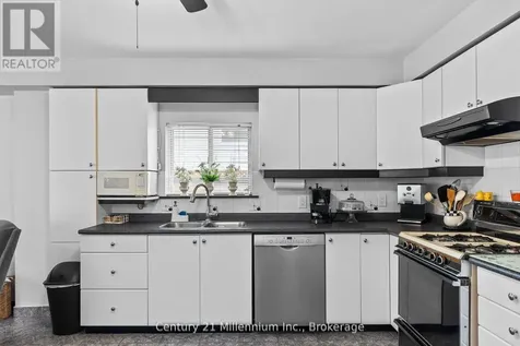 49 32nd Street North Wasaga Beach ON L9Z 2C4