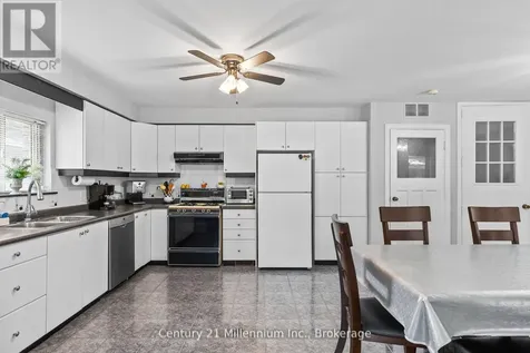 49 32nd Street North Wasaga Beach ON L9Z 2C4