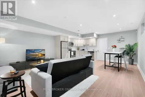 25A Mystic Avenue Toronto (Oakridge) ON M1L 4G8