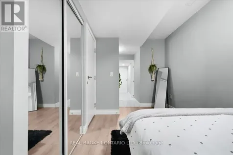 25A Mystic Avenue Toronto (oakridge) ON M1L 4G8