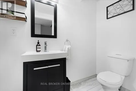 25A Mystic Avenue Toronto (oakridge) ON M1L 4G8