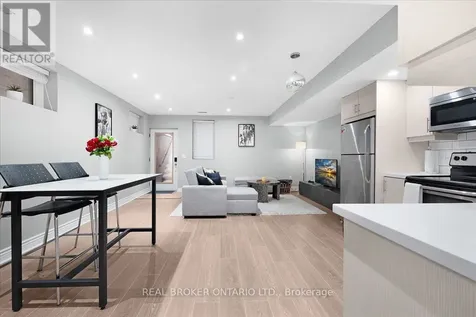 25A Mystic Avenue Toronto (oakridge) ON M1L 4G8