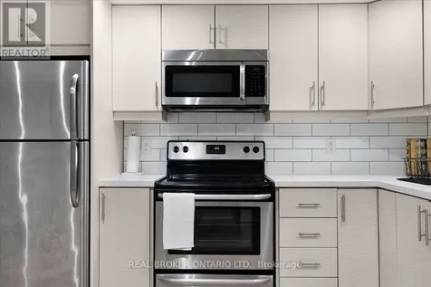 25A Mystic Avenue Toronto (oakridge) ON M1L 4G8