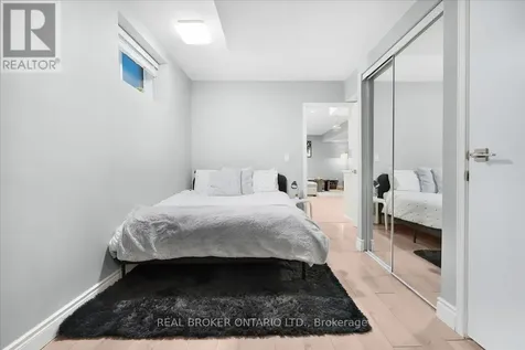 25A Mystic Avenue Toronto (oakridge) ON M1L 4G8