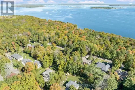 76 Mcarthur Drive Penetanguishene ON L9M 1W9