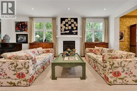 585 Regal Place Waterloo ON N2V 2G3