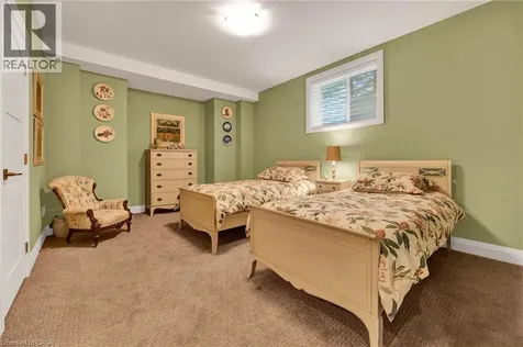 585 Regal Place Waterloo ON N2V 2G3