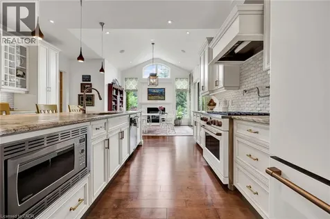 585 Regal Place Waterloo ON N2V 2G3