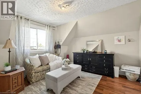 49 Cheever Street Hamilton ON L8L 5R6